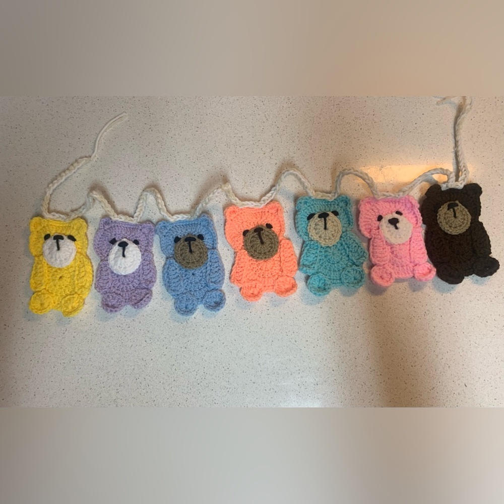 Teddy Bear Garland Seven Beary Cute Crochet Handmade About 50" Long